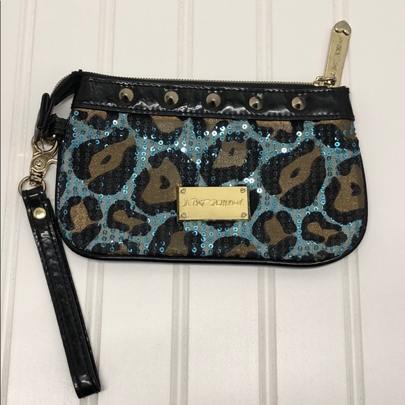 ⭐️ Betsy Johnson Blingy Wristlet - Picture 1 of 5